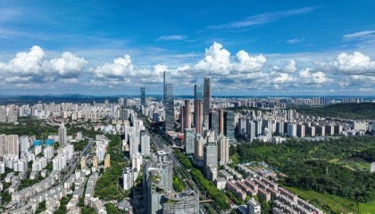 晴空下的广西南宁