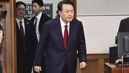 韩国，万人起诉尹锡悦